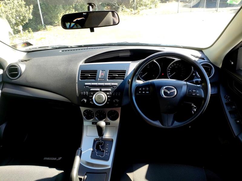 2011 Mazda 3 GLX / Axela Sport Hatch NZ New / Side Airbags / 2000cc image 8