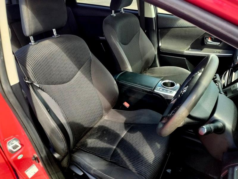 2015 Toyota Prius Alpha Hybrid Facelift / EV Mode / Rev Cam image 8