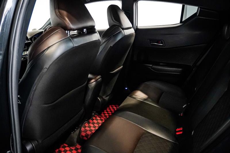 2017 Toyota C-HR G Hybrid EV Mode / Leather / Cruise / Rev Cam image 12