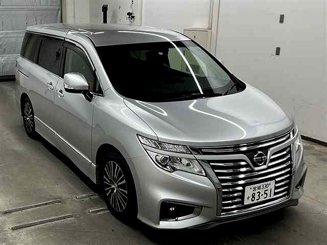 2016 Nissan Elgrand Highway Star 8 Seater / Leather / Cruise image 2