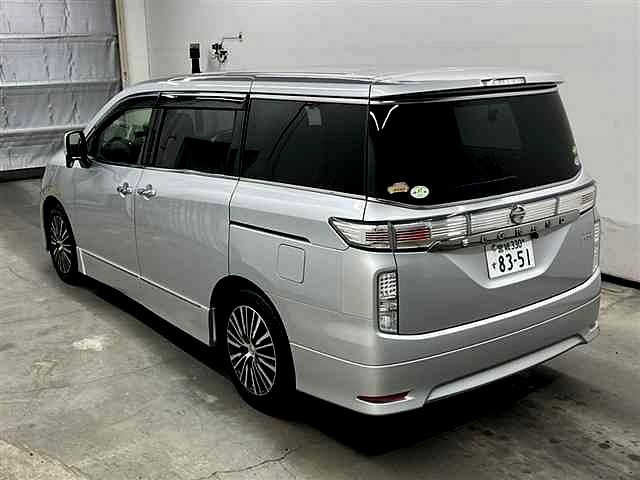 2016 Nissan Elgrand Highway Star 8 Seater / Leather / Cruise image 13