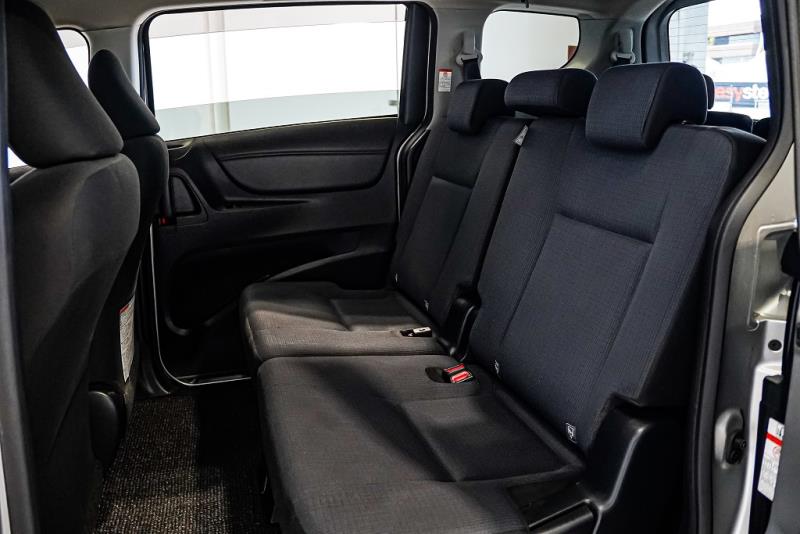 2015 Toyota Sienta G Hybrid 7 Seater / BLK Trim / Rev Cam image 12