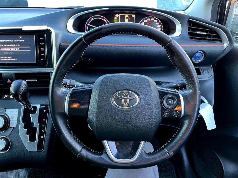 2015 Toyota Sienta G Hybrid 7 Seater / BLK Trim / Rev Cam image 4