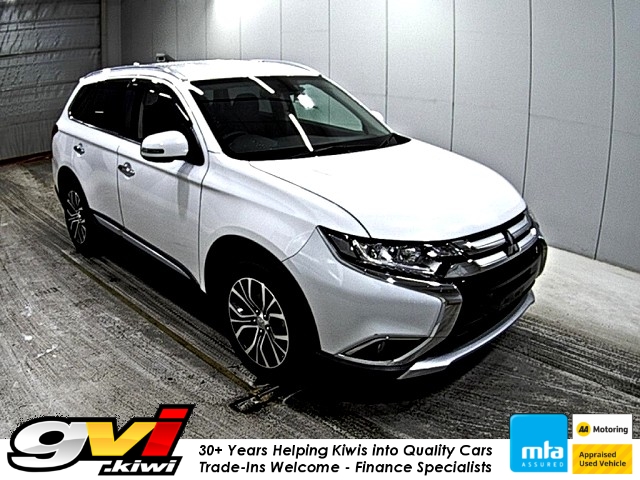 Cars & Vehicles  Cars : 2015 Mitsubishi Outlander 24G 7 Seater 4WD / Cruise / LDW & FCM