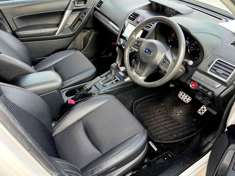 2015 Subaru Forester 2.0XT Turbo 4WD Leather / EyeSight / Cruise / LDW & FCM image 4