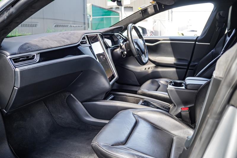 2015 Tesla Model S P85D 4WD / Ludicrous + / Auto Pilot image 13