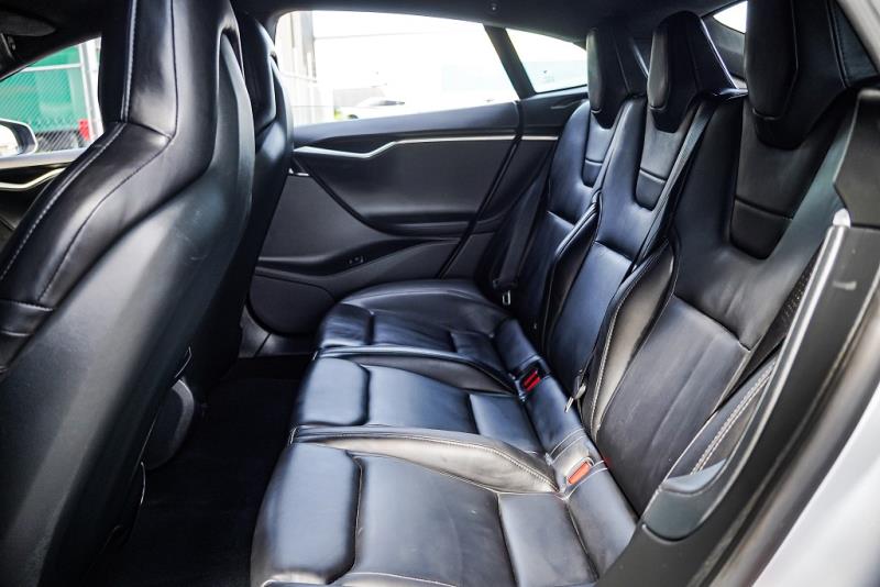 2015 Tesla Model S P85D 4WD / Ludicrous + / Auto Pilot image 14