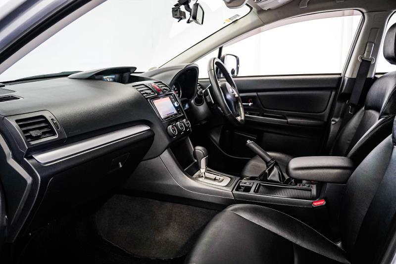 2014 Subaru XV Premium 4WD Leather / 20kms / EyeSight / Cruise / LDw & FCM image 11