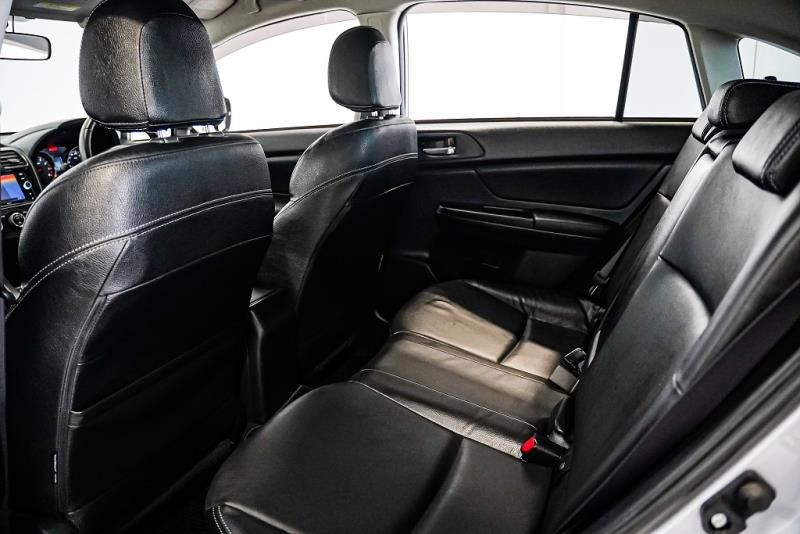 2014 Subaru XV Premium 4WD Leather / 20kms / EyeSight / Cruise / LDw & FCM image 12