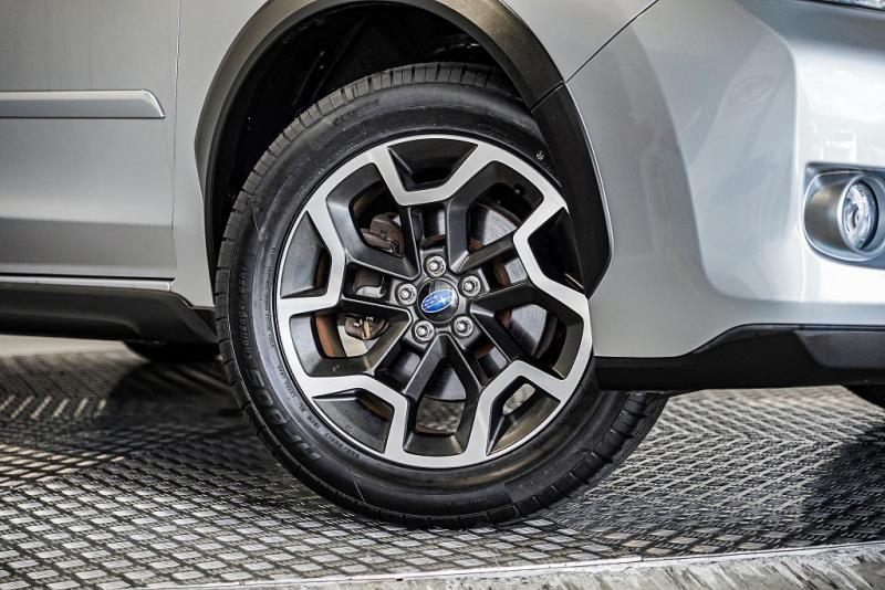 2014 Subaru XV Premium 4WD Leather / 20kms / EyeSight / Cruise / LDw & FCM image 3