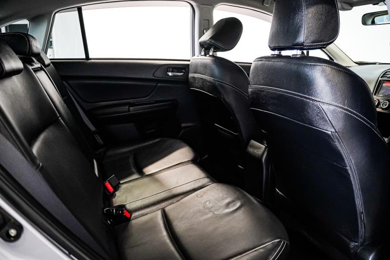 2014 Subaru XV Premium 4WD Leather / 20kms / EyeSight / Cruise / LDw & FCM image 9