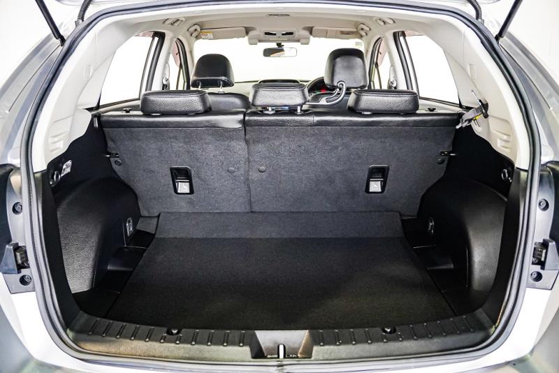 2014 Subaru XV Premium 4WD Leather / 20kms / EyeSight / Cruise / LDw & FCM image 10