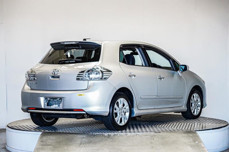 2011 Toyota Blade G / Corolla 46kms / Leather / Facelift image 6
