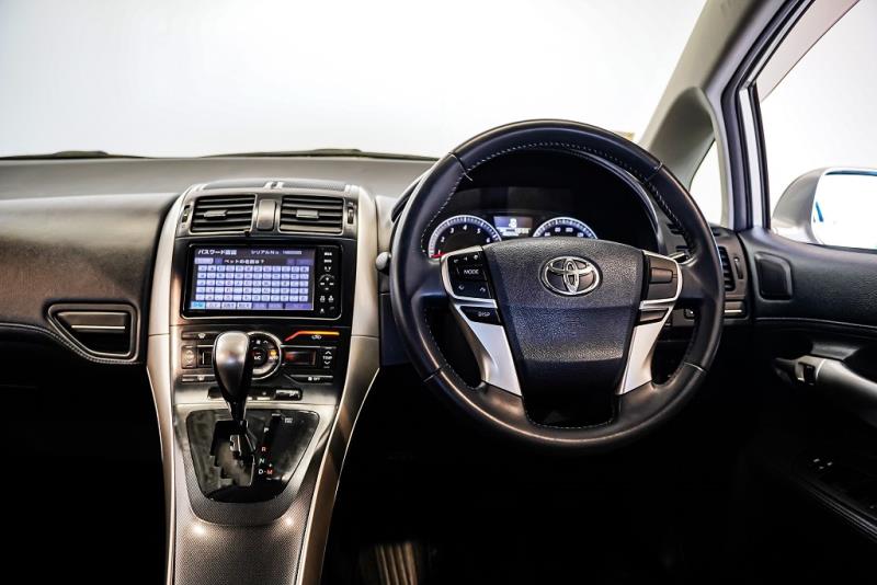 2011 Toyota Blade G / Corolla 46kms / Leather / Facelift image 9