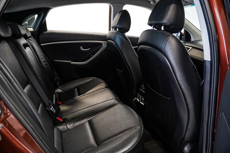 2013 Hyundai i30 Elite Hatchback NZ New / Leather / Tow Bar / Cruise image 11