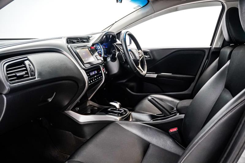 2015 Honda Grace Hybrid EX Leather / Cruise / Bodykit & Alloys image 11