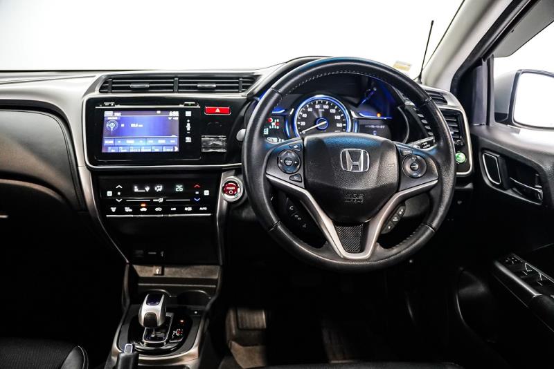 2015 Honda Grace Hybrid EX Leather / Cruise / Bodykit & Alloys image 10