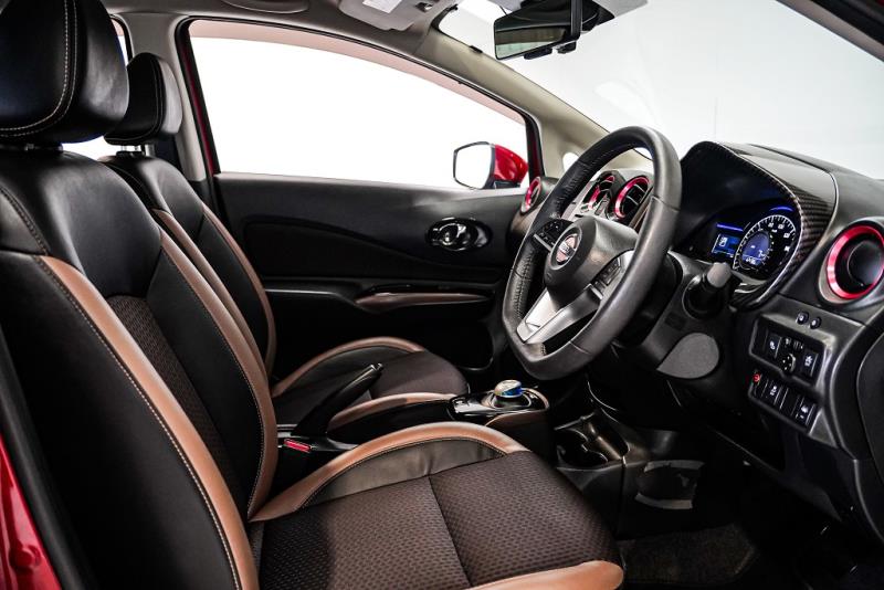 2019 Nissan Note e-Power Medalist Hybrid / Cruise / 360 View / Leather image 9