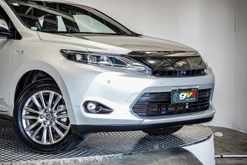 2014 Toyota Harrier Hybrid Premium 4WD / Leather / 360 View / JBL / Cruise / image 2