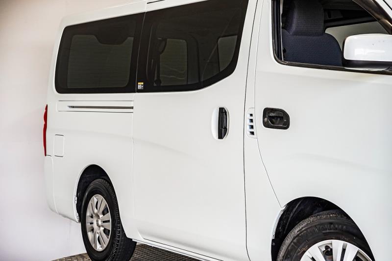 2016 Nissan NV350 / Caravan 6 Seater 5 Door Petrol Auto / Tints image 5