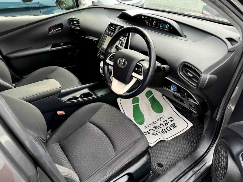2016 Toyota Prius S Hybrid Cruise / LDW & FCM / BLK Tim image 6
