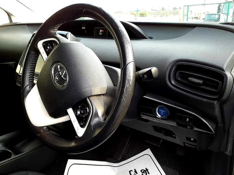 2016 Toyota Prius S Hybrid Cruise / LDW & FCM / BLK Tim image 8
