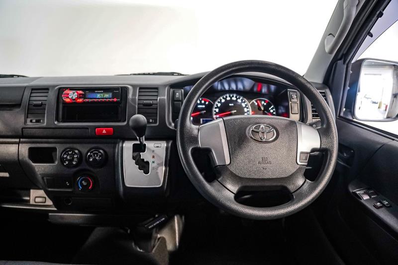 2019 Toyota Hiace ZL 5 Door Petrol Auto / Tints / Low Kms image 8