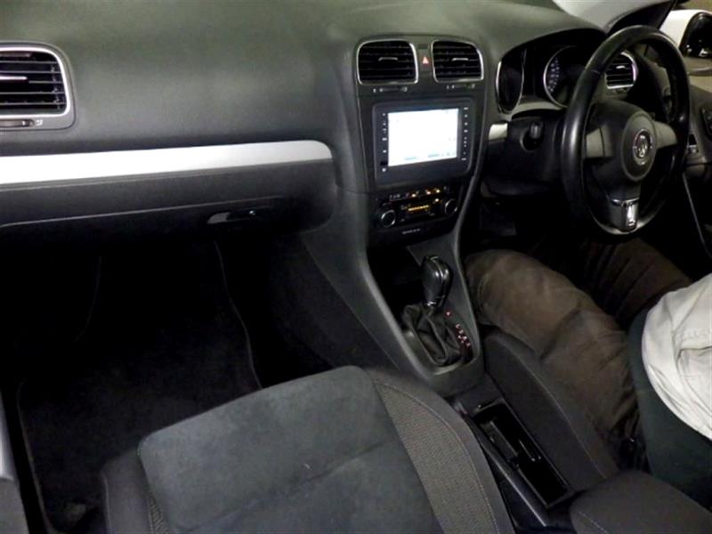 2011 Volkswagen Golf Tsi Comfortline Facelift / 26kms / Alloys / Side Airbags image 5