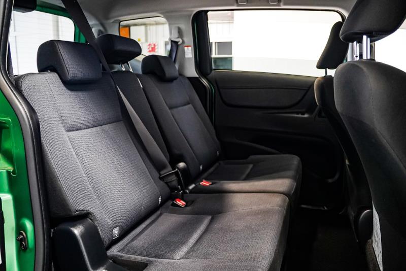 2016 Toyota Sienta Hybrid G 7 Seater LDW & FCM / BLK Trim / Rev Cam image 11