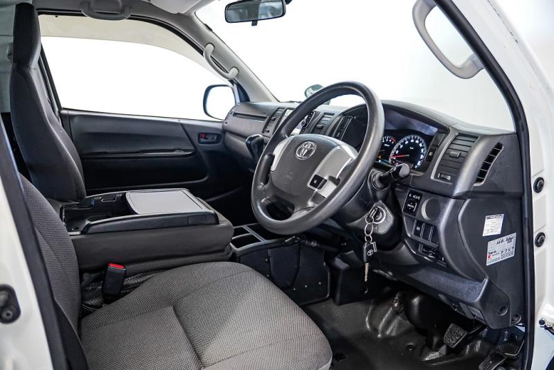 2019 Toyota Hiace ZL 5 Door Petrol 5 Speed Manual / 56kms / Tints image 7