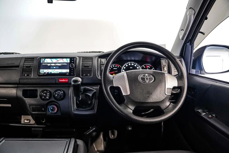 2019 Toyota Hiace ZL 5 Door Petrol 5 Speed Manual / 56kms / Tints image 8
