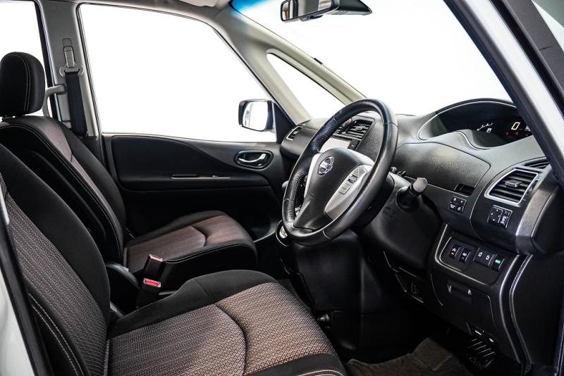2015 Nissan Serena Hybrid 8 Seat Highway Star / Cruise / 360 Cam image 9