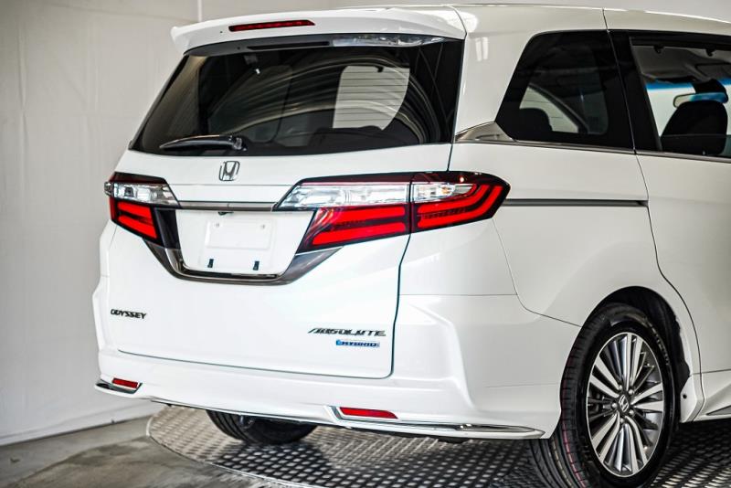 2019 Honda Odyssey Hybrid Absolute Leather / Cruise / LDW & FCM / Rev Cam image 3