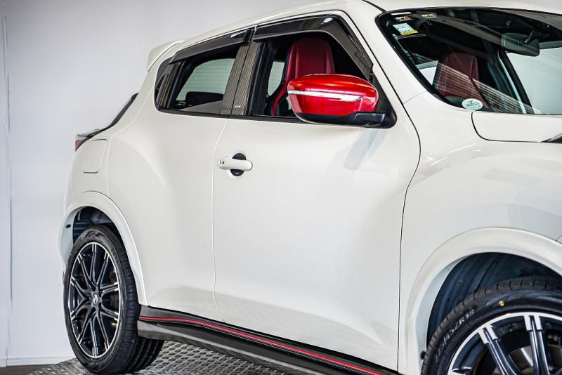 2015 Nissan Juke NISMO RS Turbo 4WD / Recaro Seats image 4