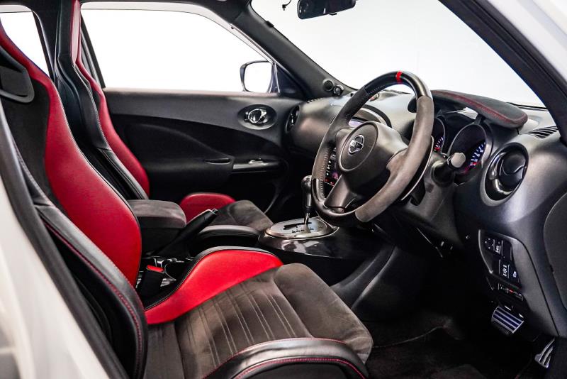 2015 Nissan Juke NISMO RS Turbo 4WD / Recaro Seats image 8