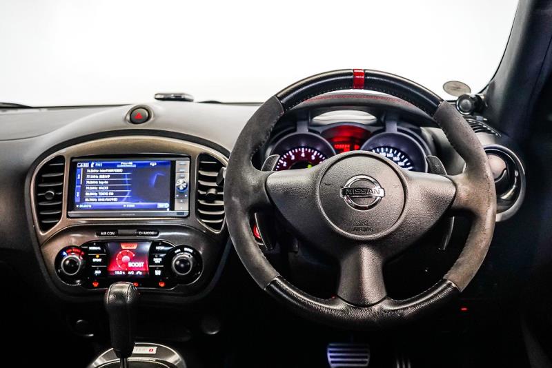 2015 Nissan Juke NISMO RS Turbo 4WD / Recaro Seats image 9