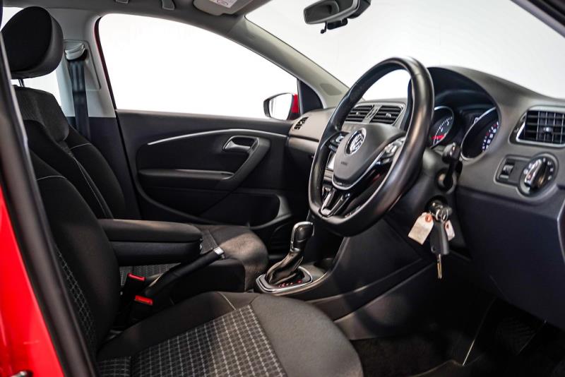 2015 Volkswagen Polo Tsi Comfortline 22kms / Alloys / Facelift image 6