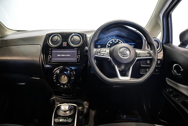 2018 Nissan Note e-Power Hybrid 360 View / Alloys / lDW & FCM image 10