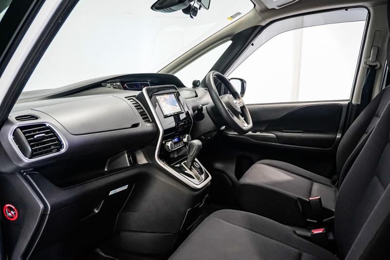2019 Nissan Serena Hybrid 8 Seater Cruise / Rev Cam / BLK Trim image 9