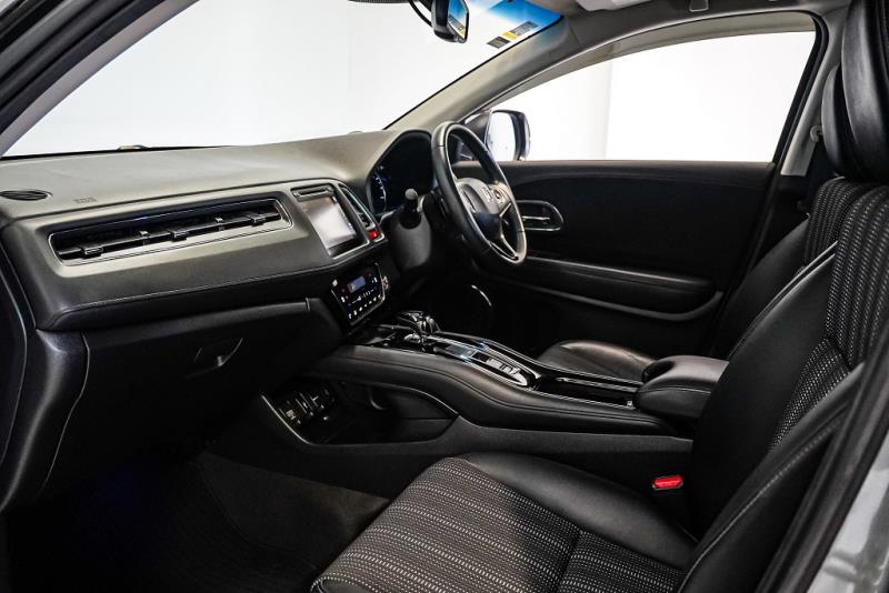 2014 Honda Vezel Z Hybrid / HR-V 25kms / Leather / Cruise / Rev Cam image 11