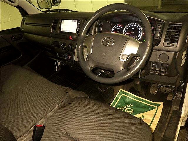 2020 Toyota Hiace 4WD Diesel 5 Door Auto / Rev Cam image 3