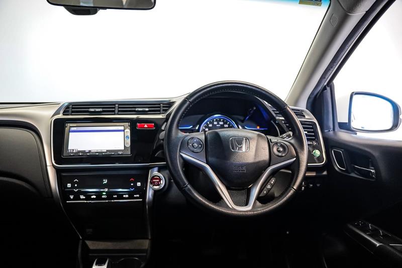 2015 Honda Grace Hybrid / City 44kms / Leather / Cruise / Rev Cam image 10