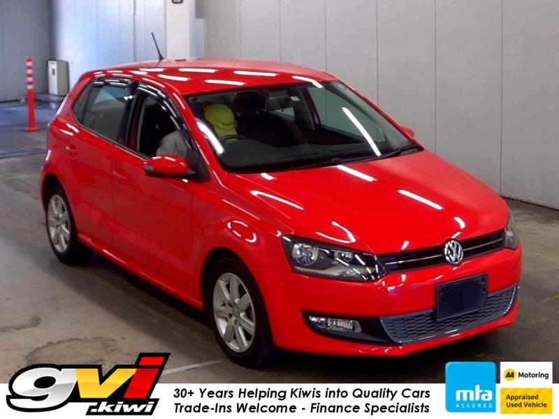 Cars & Vehicles  Cars : 2011 Volkswagen Polo Tsi Highline 26kms / Facelift / Alloys / Side Airbags