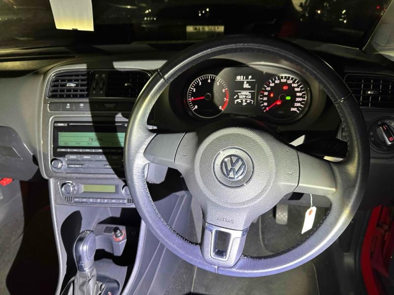 2011 Volkswagen Polo Tsi Highline 26kms / Facelift / Alloys / Side Airbags image 4
