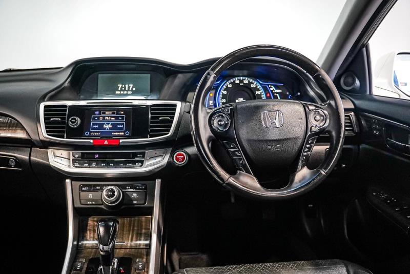 2015 Honda Accord Hybird EX Leather / Cruise / Rev Cam image 10