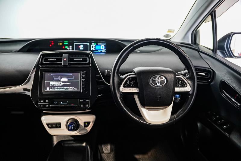 2016 Toyota Prius S Hybrid Cruise / LDW & FCM / BLK Tim image 9
