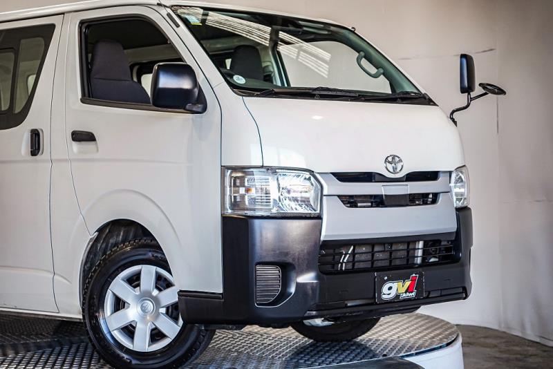 2018 Toyota Hiace ZL 5 Door 6 Seater Petrol Auto / Rev Cam / LDW & FCM image 2
