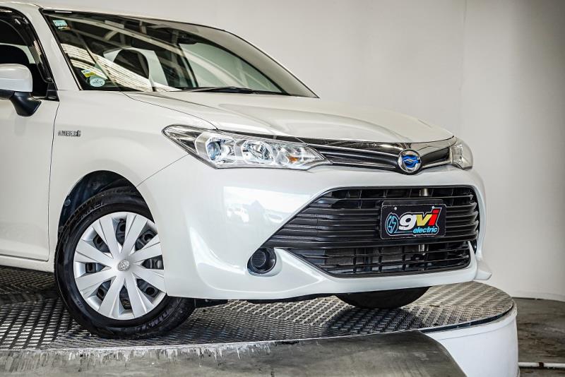 2015 Toyota Corolla Axio Hybird Facelift / EV Mode / LDW & FCM image 2