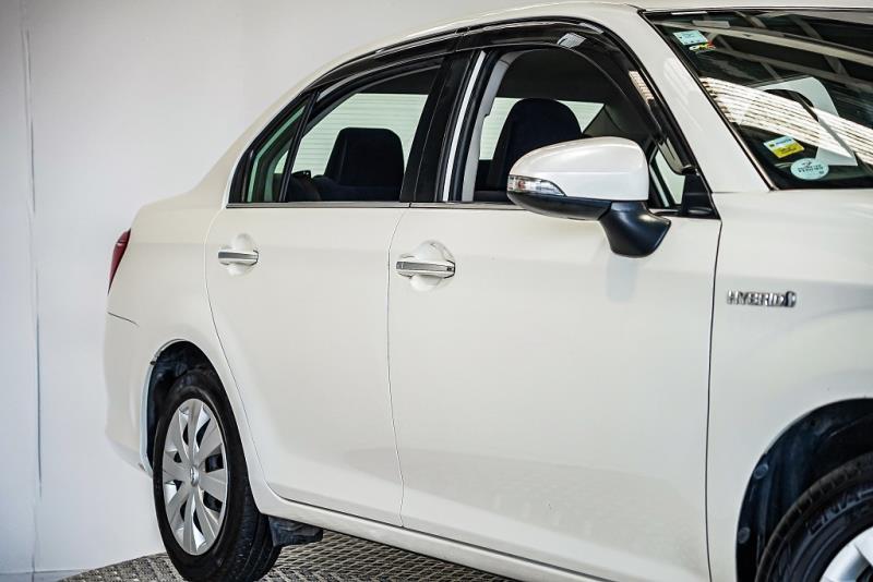 2015 Toyota Corolla Axio Hybird Facelift / EV Mode / LDW & FCM image 5