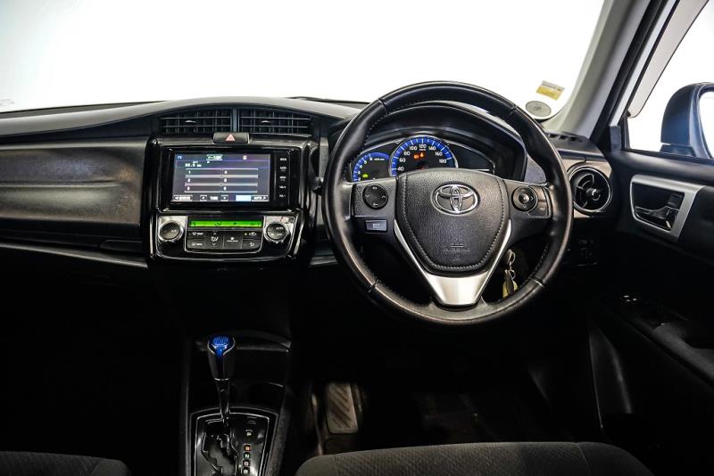 2015 Toyota Corolla Axio Hybird Facelift / EV Mode / LDW & FCM image 9